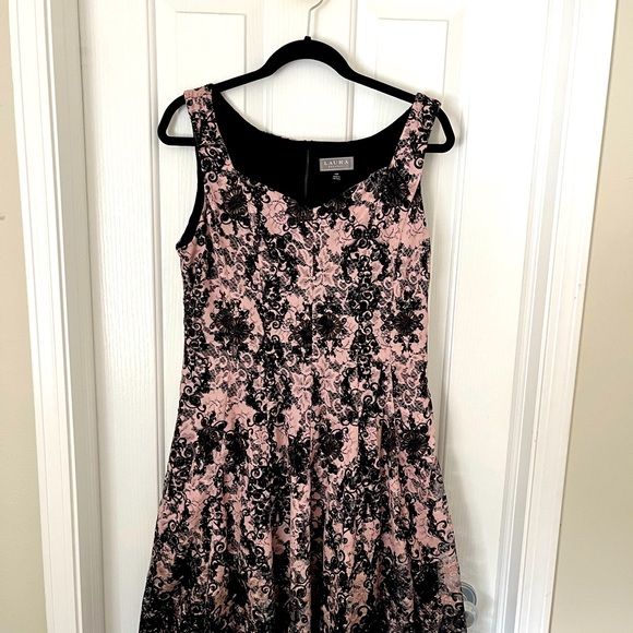 VGUC LAURA Spring Summer Weddings Graduation Prom Sleeveless Dress SIZE 14P. - Picture 1 of 3